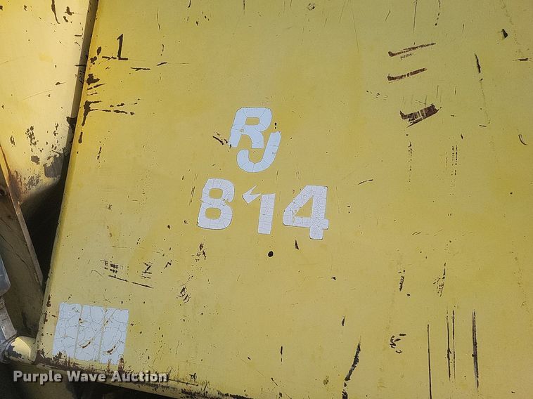 image for item DQ3625 2007 Bomag 814-2 paver