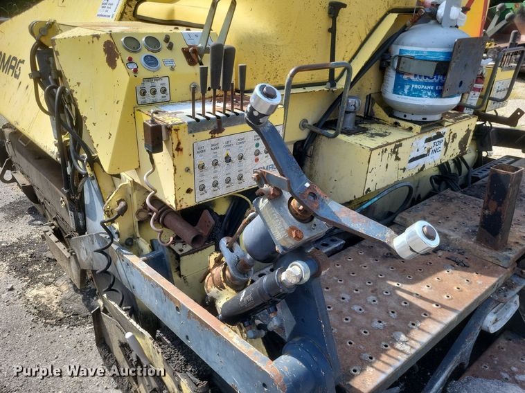 image for item DQ3625 2007 Bomag 814-2 paver