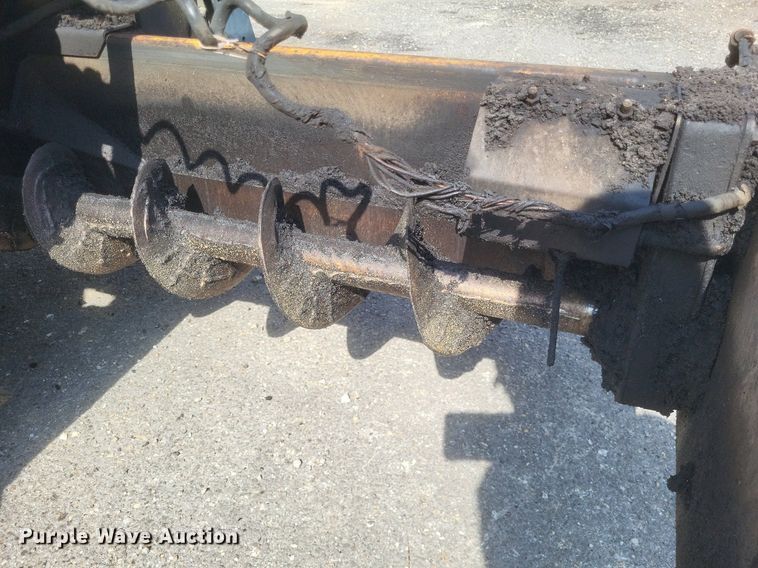 image for item DQ3625 2007 Bomag 814-2 paver