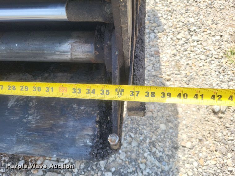 image for item DQ3625 2007 Bomag 814-2 paver