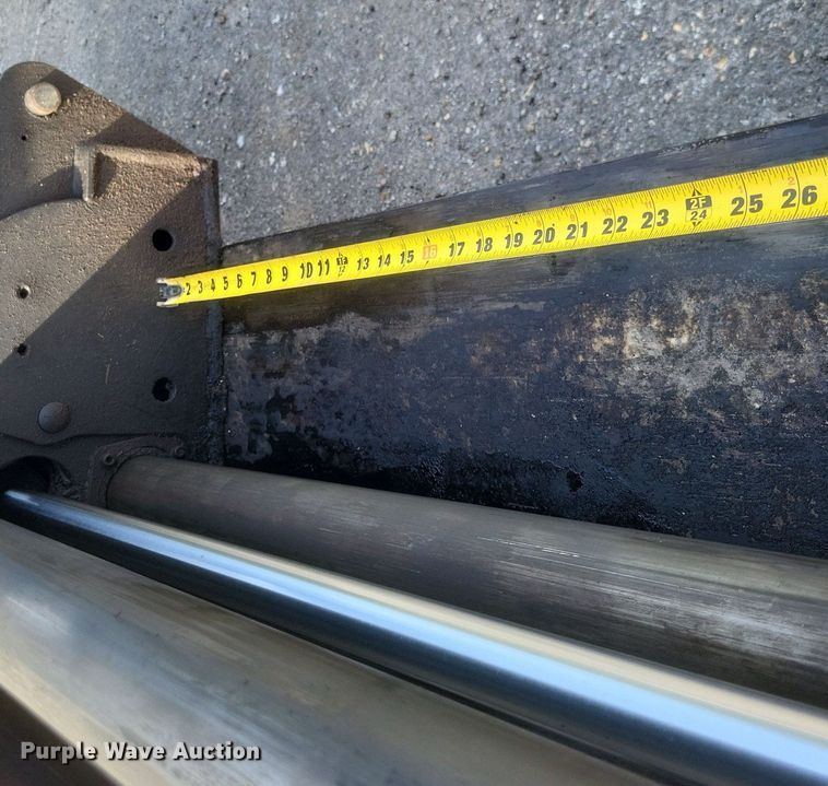 image for item DQ3625 2007 Bomag 814-2 paver