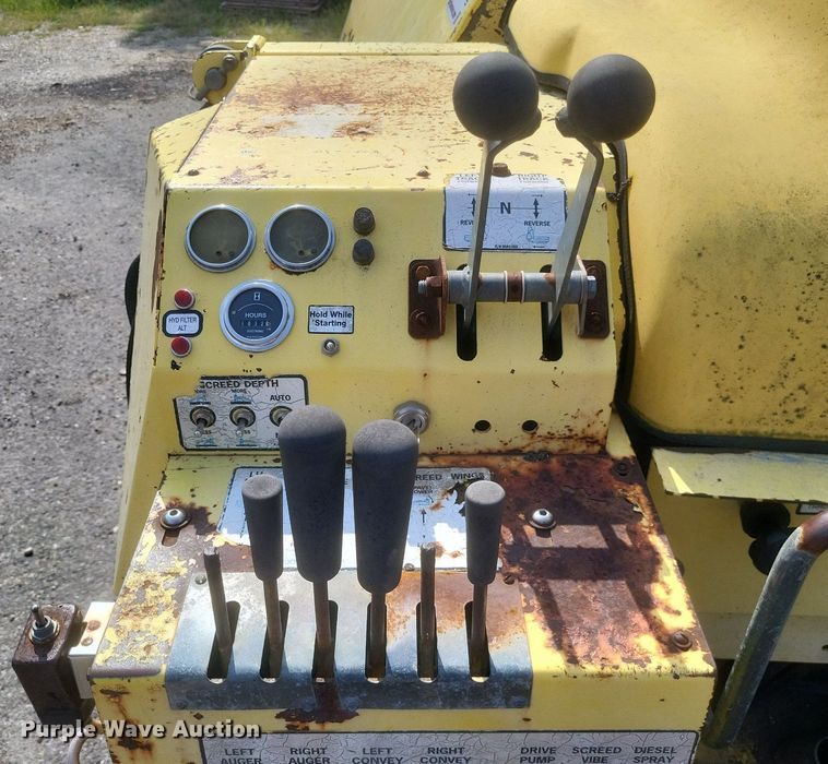 image for item DQ3625 2007 Bomag 814-2 paver