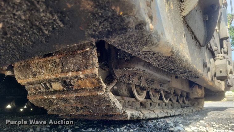 image for item DQ3625 2007 Bomag 814-2 paver