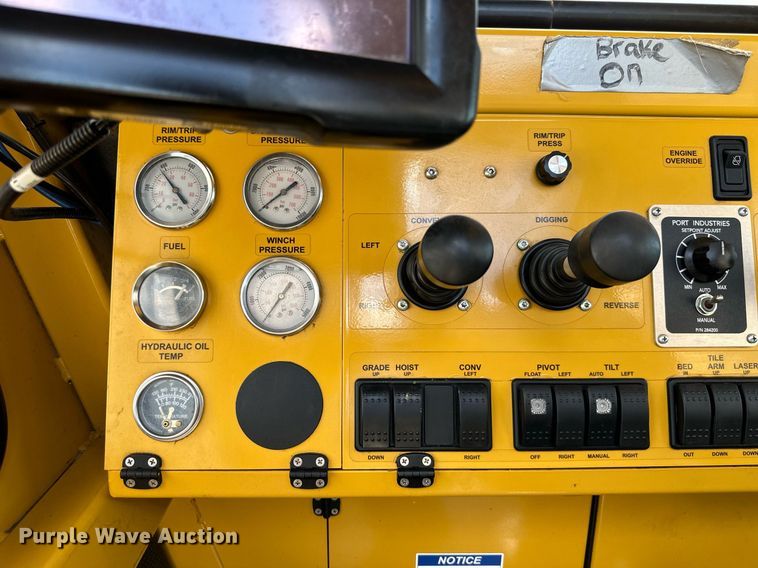 image for item DR2582 2017 Hydramaxx 2700 bucket wheel trencher