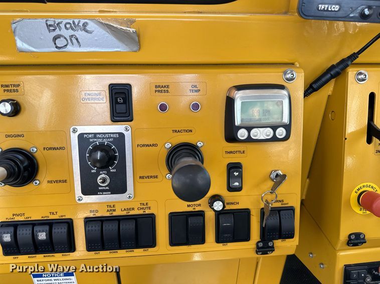 image for item DR2582 2017 Hydramaxx 2700 bucket wheel trencher