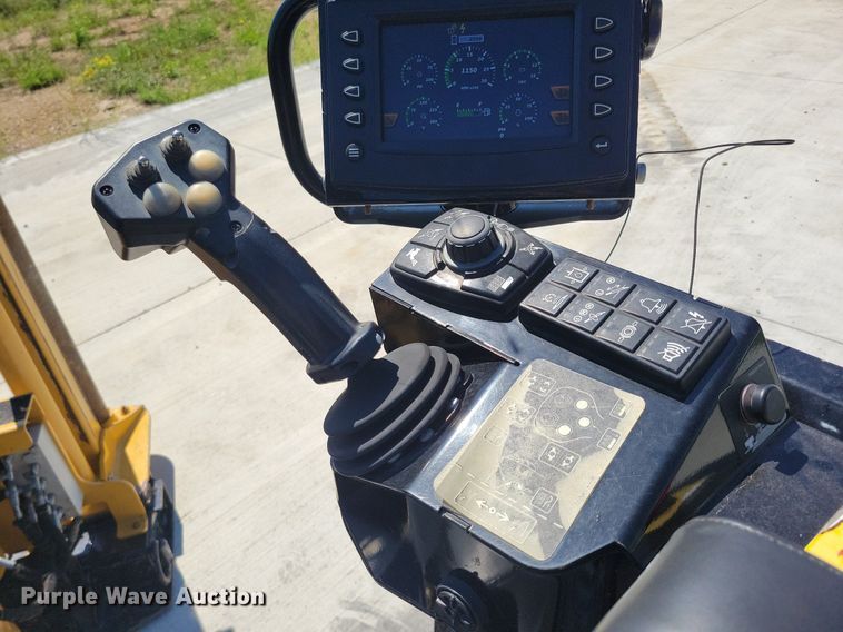 image for item DR4454 2022 Vermeer D24X40 Navigator Series III directional boring unit