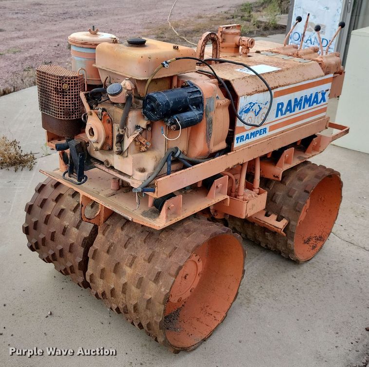 image for item DR4456 1986 Rammax Tramper trench compactor