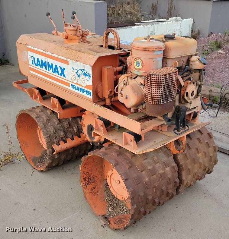 image for item DR4456 1986 Rammax Tramper trench compactor