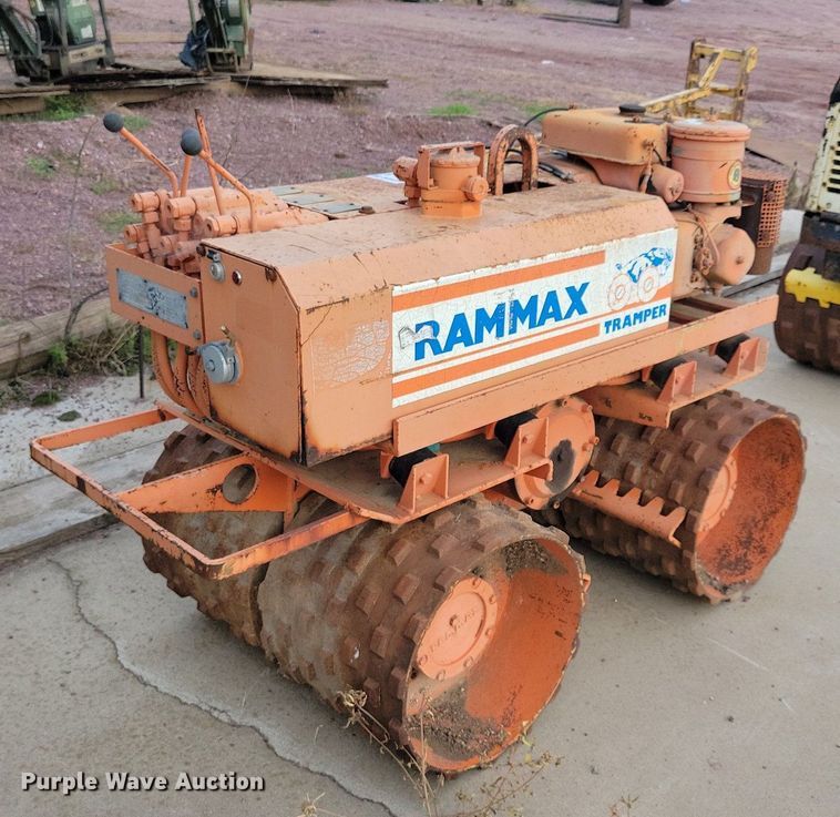 image for item DR4456 1986 Rammax Tramper trench compactor