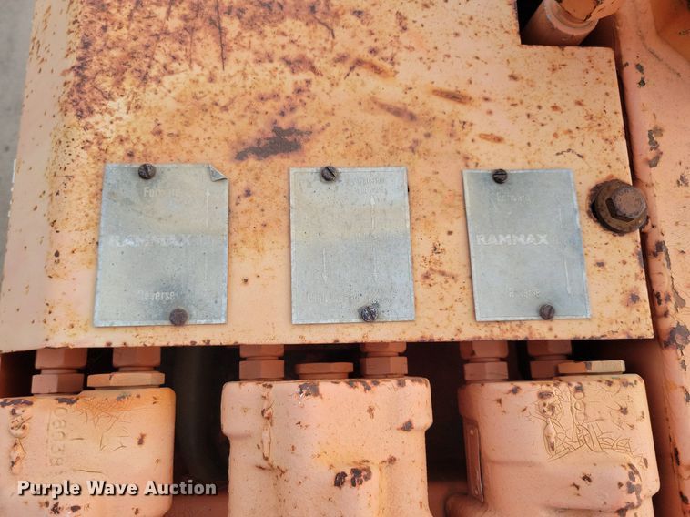 image for item DR4456 1986 Rammax Tramper trench compactor