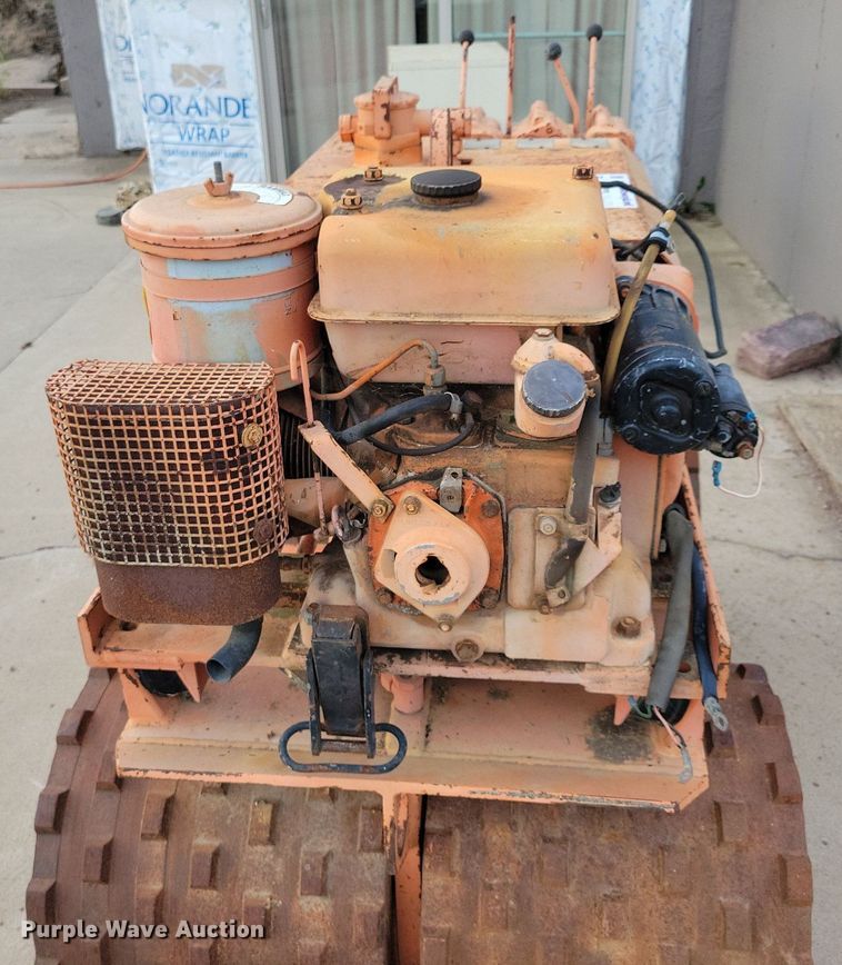 image for item DR4456 1986 Rammax Tramper trench compactor