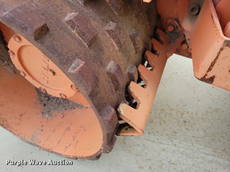 image for item DR4456 1986 Rammax Tramper trench compactor