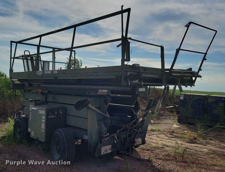 image for item DR4458 1997 MCT Industries UMS-D scissor lift
