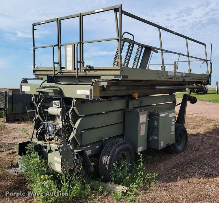 image for item DR4458 1997 MCT Industries UMS-D scissor lift