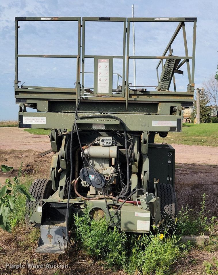 image for item DR4458 1997 MCT Industries UMS-D scissor lift