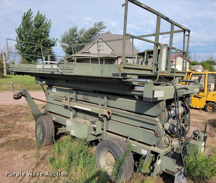 image for item DR4458 1997 MCT Industries UMS-D scissor lift