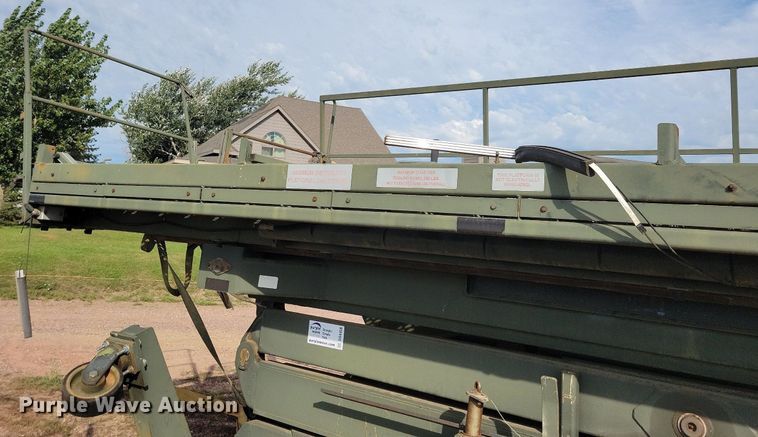 image for item DR4458 1997 MCT Industries UMS-D scissor lift