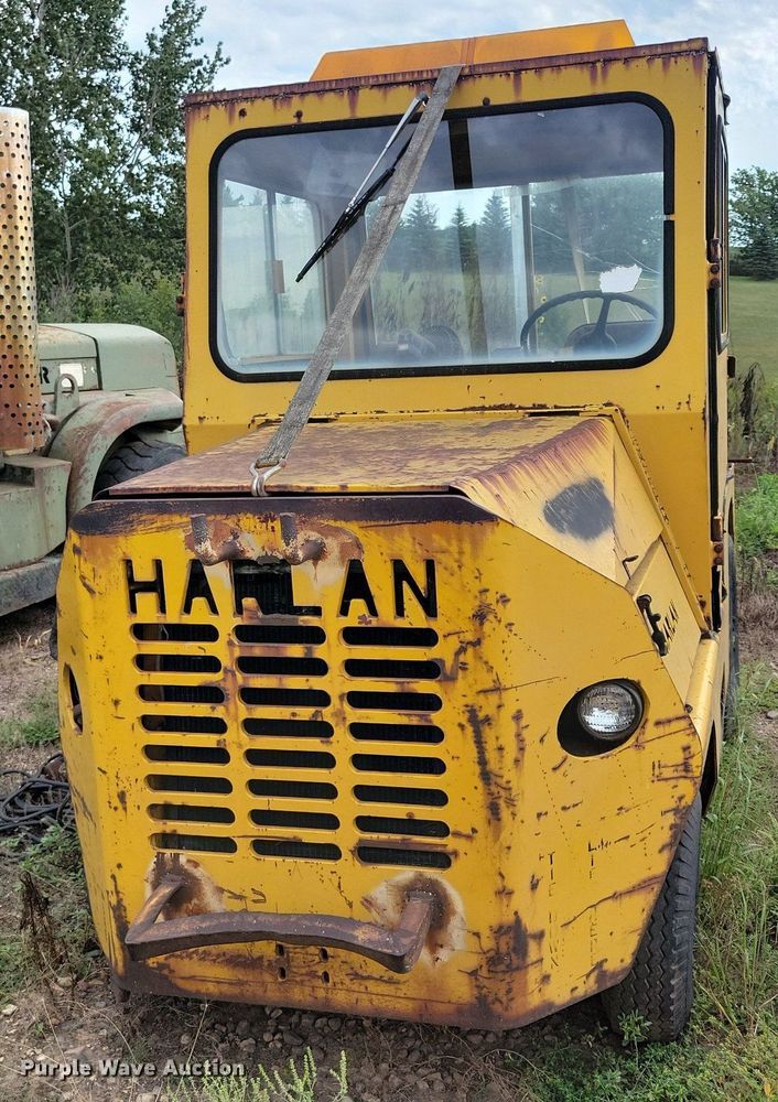 image for item DR4461 Harlan GHTKJ40 aircraft tug