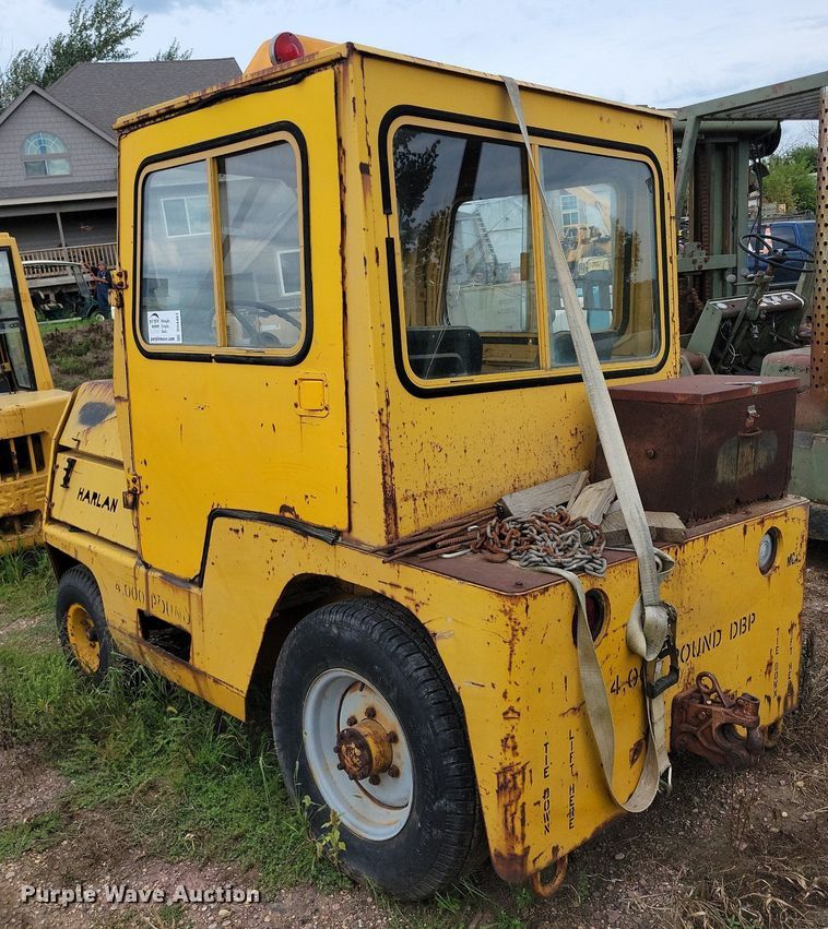 image for item DR4461 Harlan GHTKJ40 aircraft tug