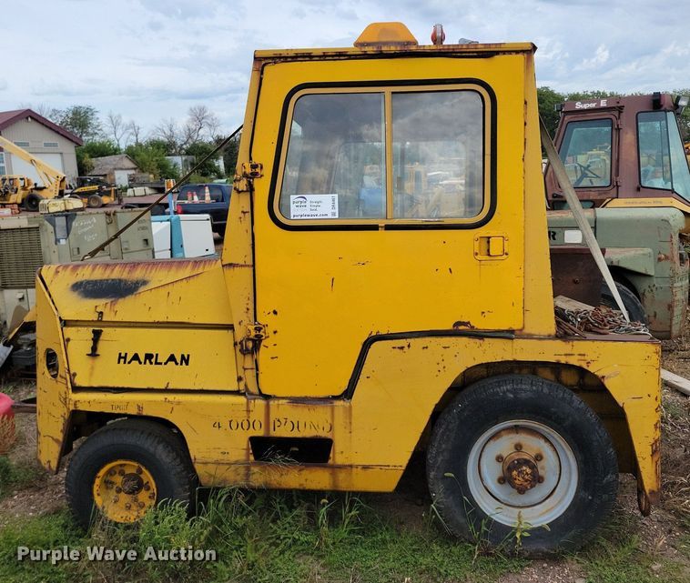 image for item DR4461 Harlan GHTKJ40 aircraft tug