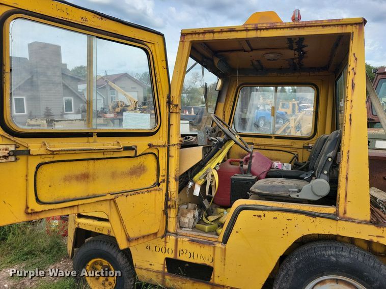 image for item DR4461 Harlan GHTKJ40 aircraft tug