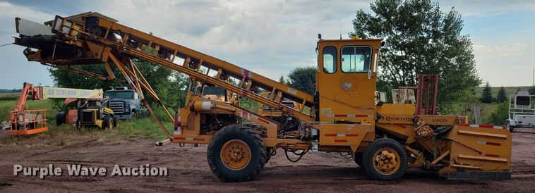 image for item DR4467 1986 Athey 712-D windrow elevator