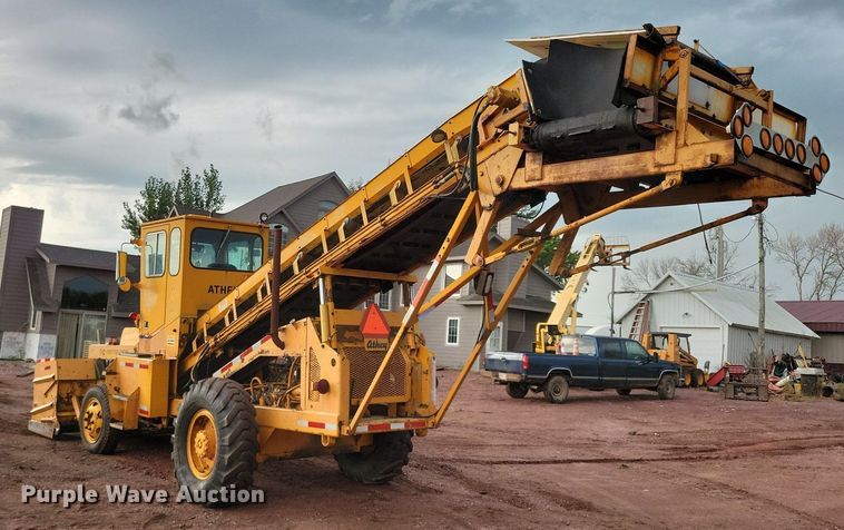 image for item DR4467 1986 Athey 712-D windrow elevator