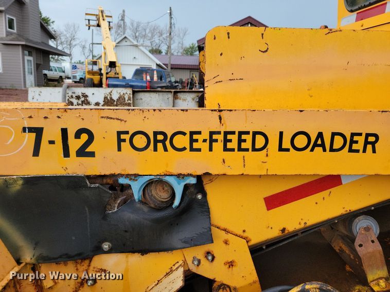 image for item DR4467 1986 Athey 712-D windrow elevator