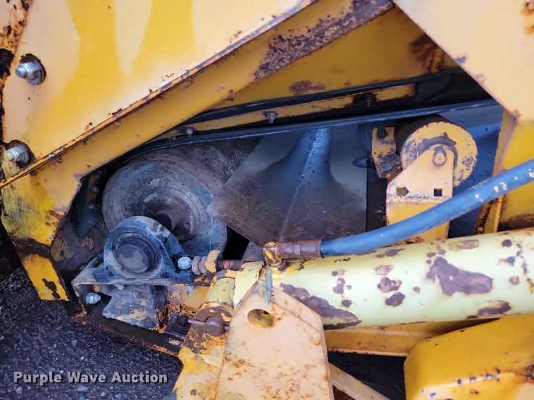 image for item DR4467 1986 Athey 712-D windrow elevator