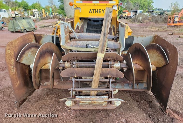 image for item DR4467 1986 Athey 712-D windrow elevator