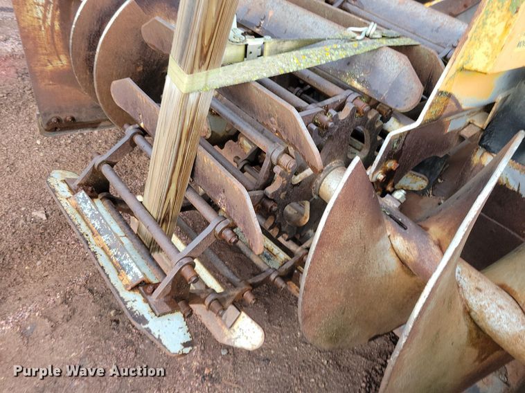 image for item DR4467 1986 Athey 712-D windrow elevator