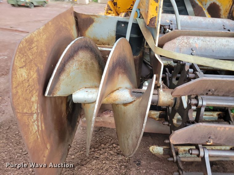 image for item DR4467 1986 Athey 712-D windrow elevator