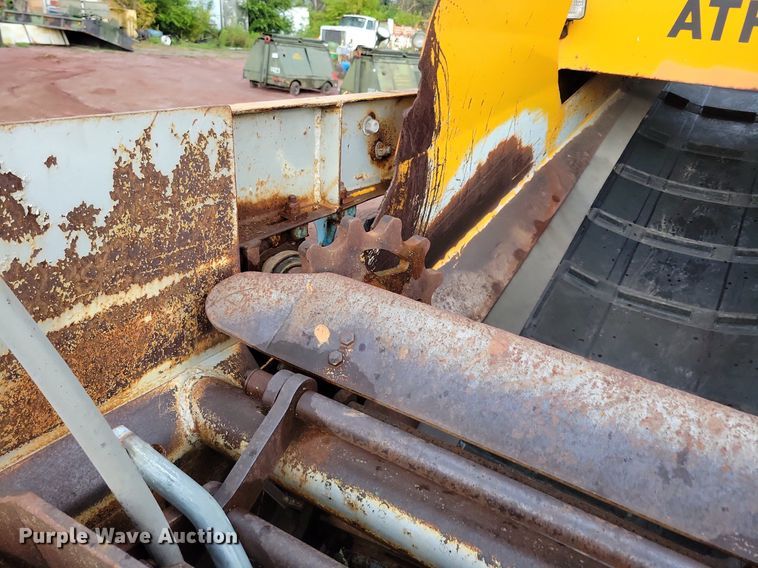 image for item DR4467 1986 Athey 712-D windrow elevator