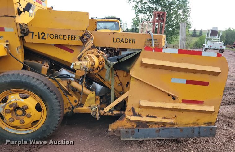 image for item DR4467 1986 Athey 712-D windrow elevator