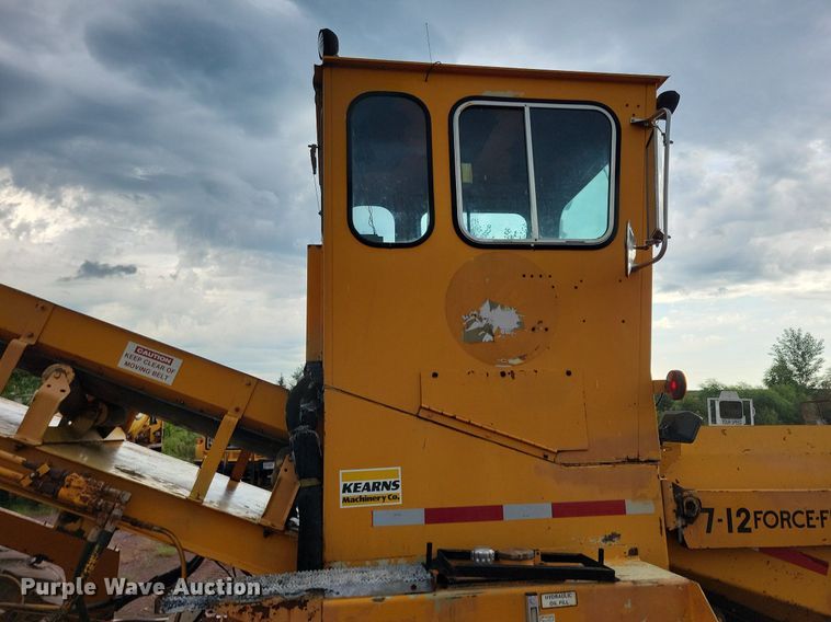 image for item DR4467 1986 Athey 712-D windrow elevator