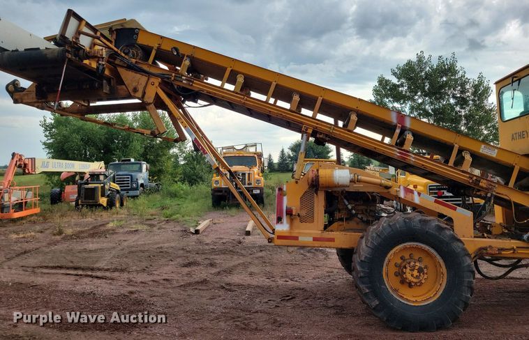 image for item DR4467 1986 Athey 712-D windrow elevator