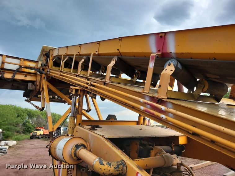 image for item DR4467 1986 Athey 712-D windrow elevator