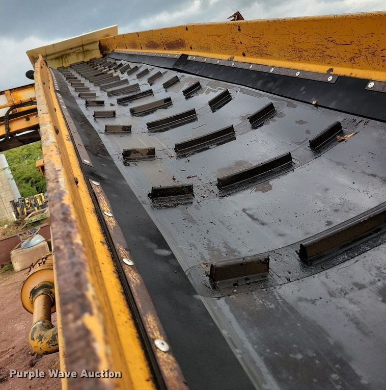 image for item DR4467 1986 Athey 712-D windrow elevator