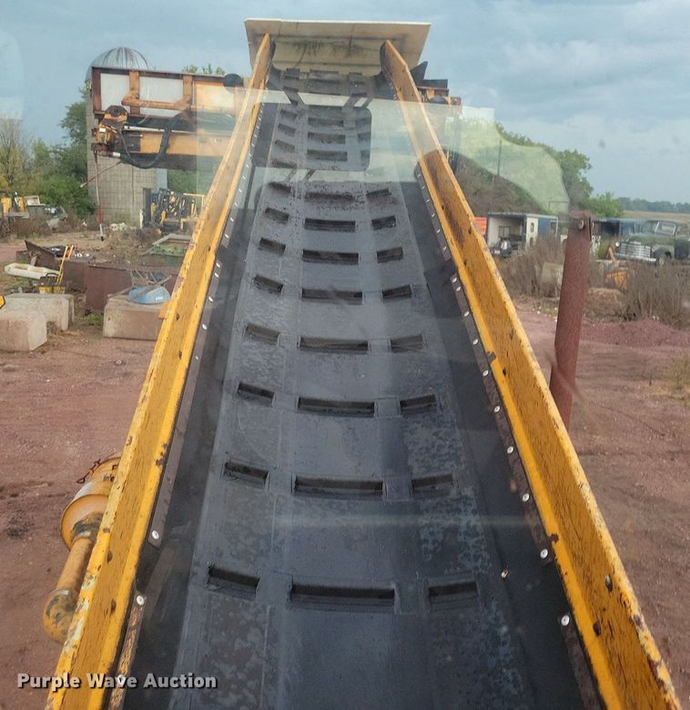 image for item DR4467 1986 Athey 712-D windrow elevator