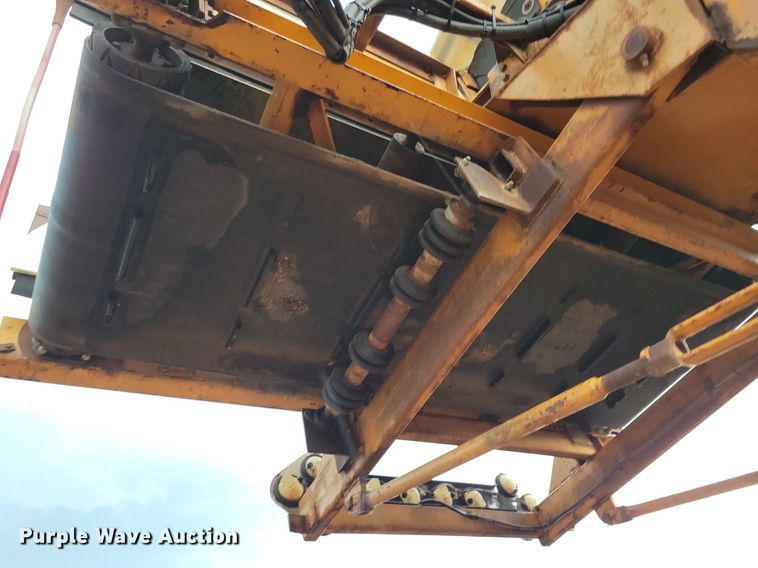 image for item DR4467 1986 Athey 712-D windrow elevator