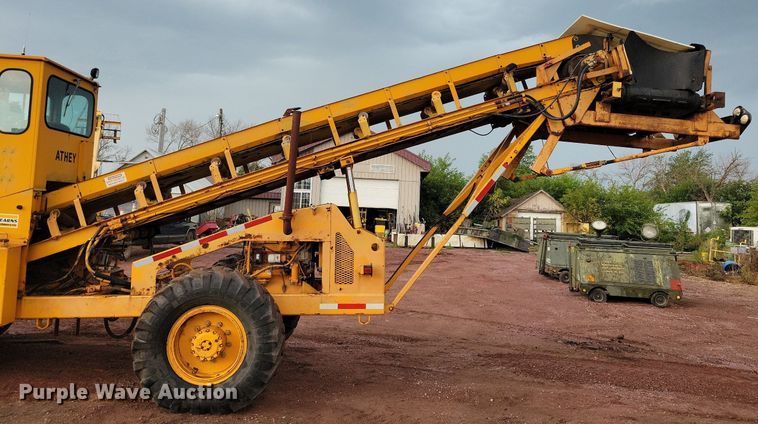 image for item DR4467 1986 Athey 712-D windrow elevator