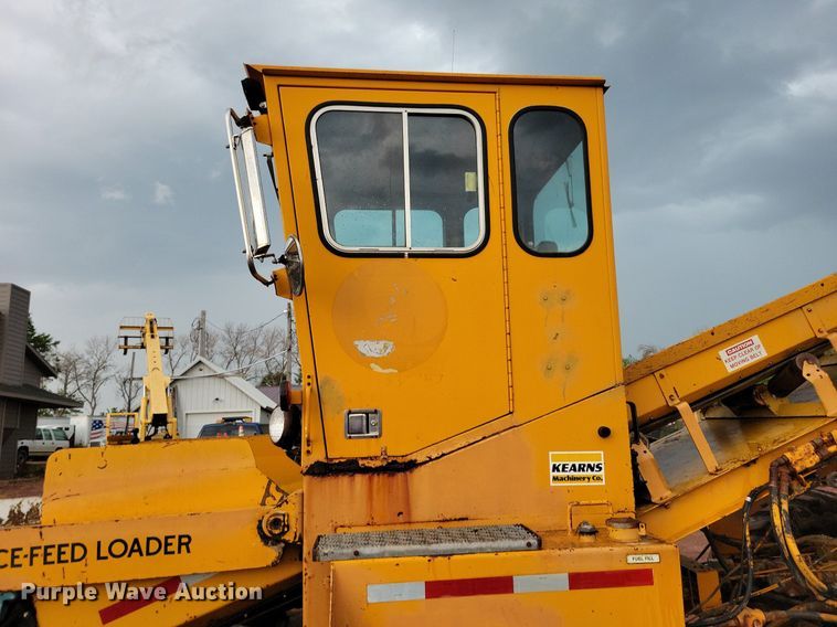 image for item DR4467 1986 Athey 712-D windrow elevator