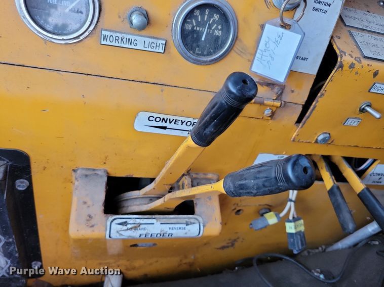 image for item DR4467 1986 Athey 712-D windrow elevator