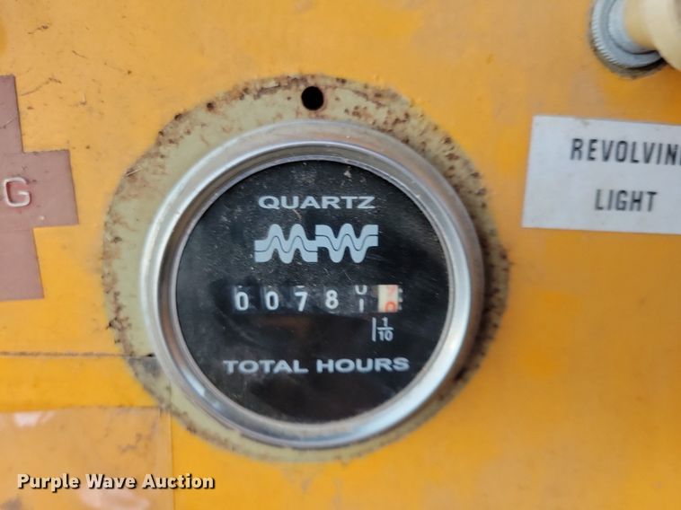 image for item DR4467 1986 Athey 712-D windrow elevator