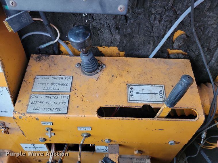 image for item DR4467 1986 Athey 712-D windrow elevator