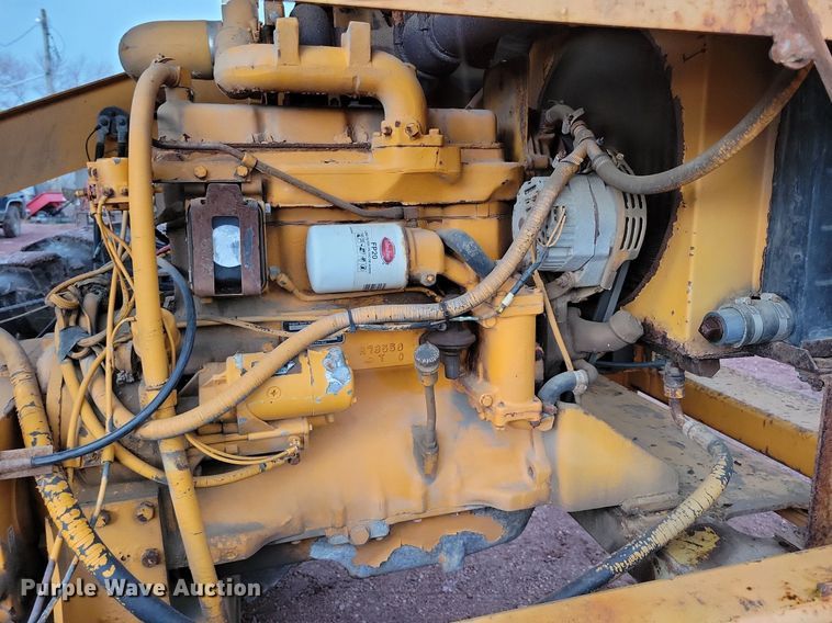 image for item DR4467 1986 Athey 712-D windrow elevator