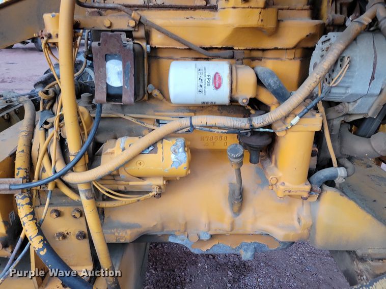 image for item DR4467 1986 Athey 712-D windrow elevator