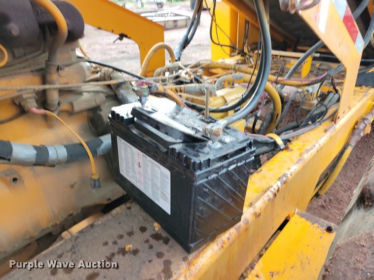 image for item DR4467 1986 Athey 712-D windrow elevator