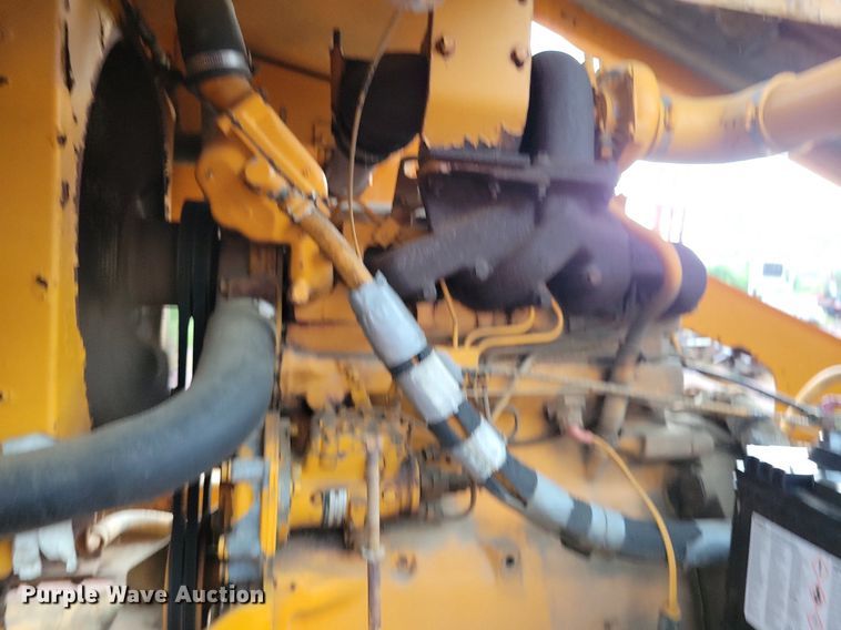 image for item DR4467 1986 Athey 712-D windrow elevator