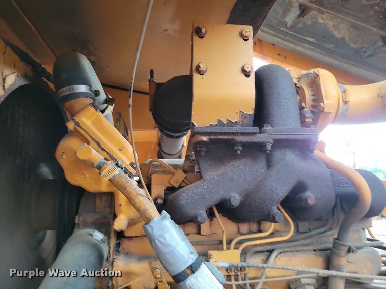 image for item DR4467 1986 Athey 712-D windrow elevator